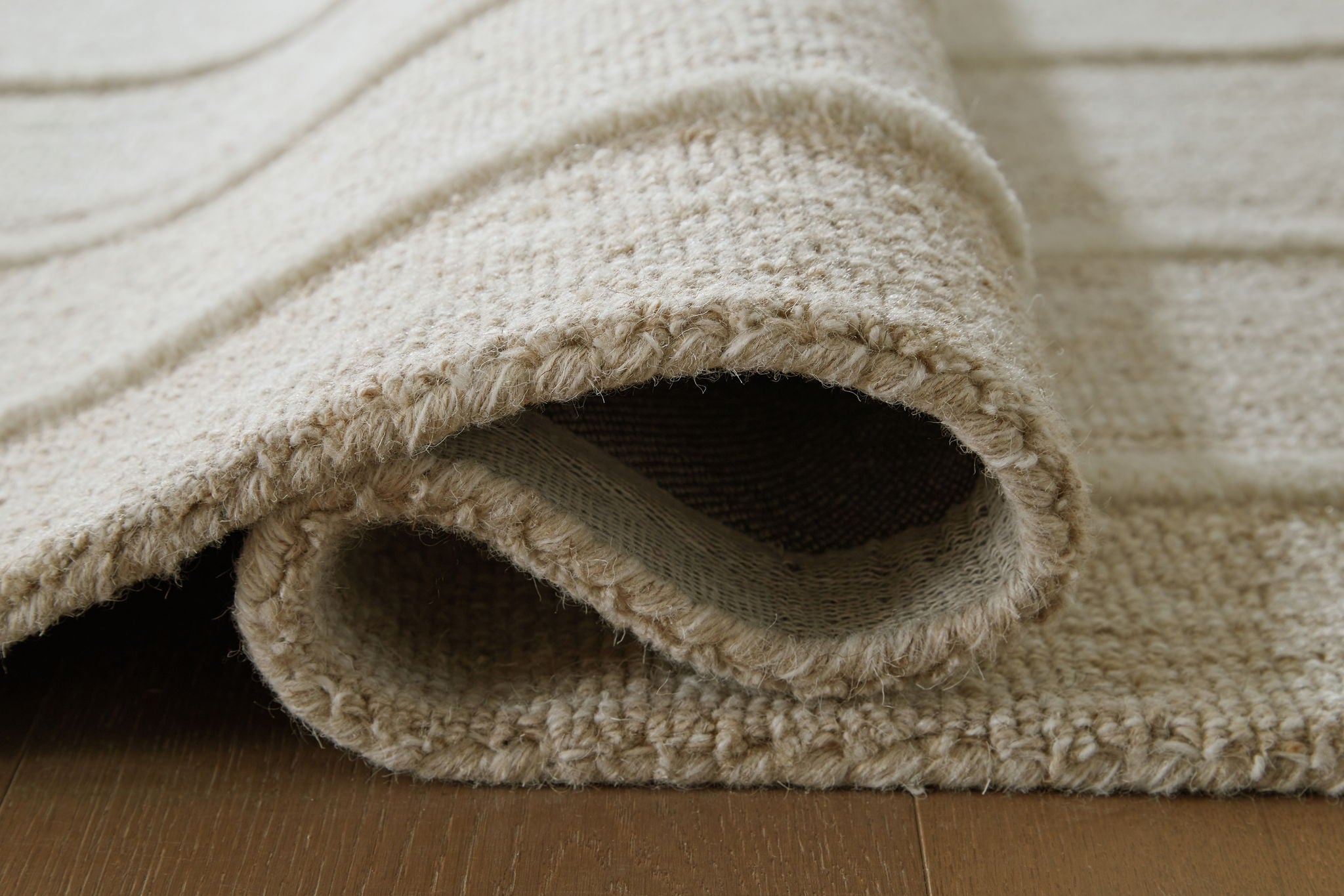 Teelgan Area Rug