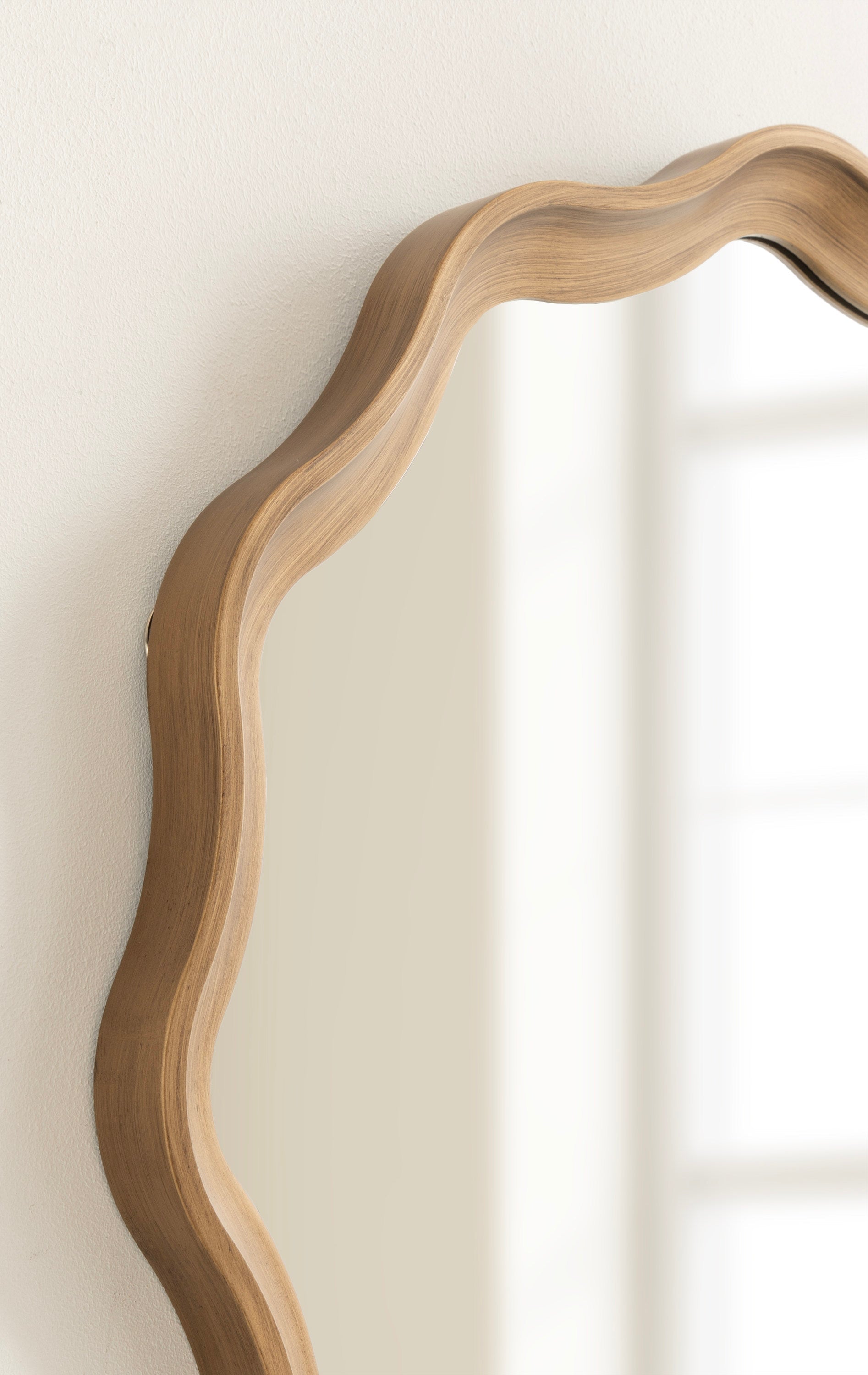 Hatherleigh Round Scallop Mirror