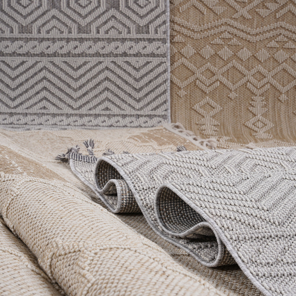 Guros Traditional Indoor/Outdoor Area Rug