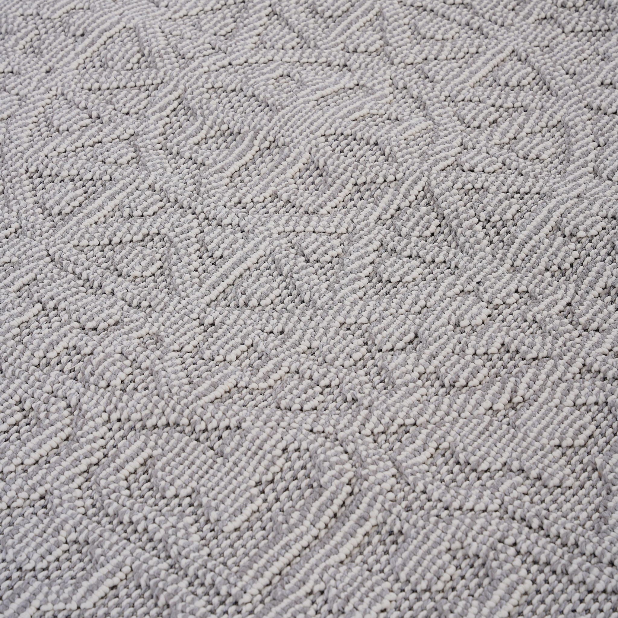 Guros 8' x 10' Medallion Indoor/Outdoor Area Rug - White/Ivory