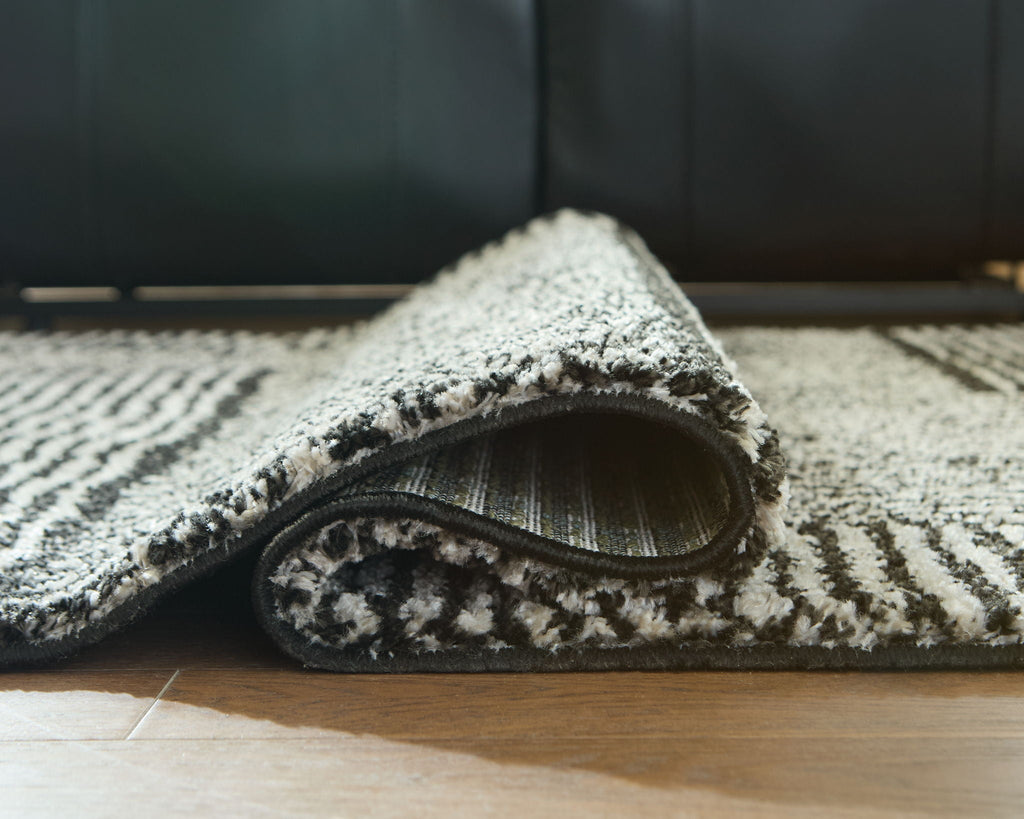 Kurtmen Area Rug