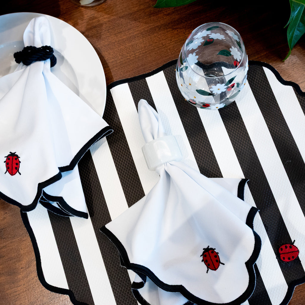The Wave Black Napkins (Set of 2)