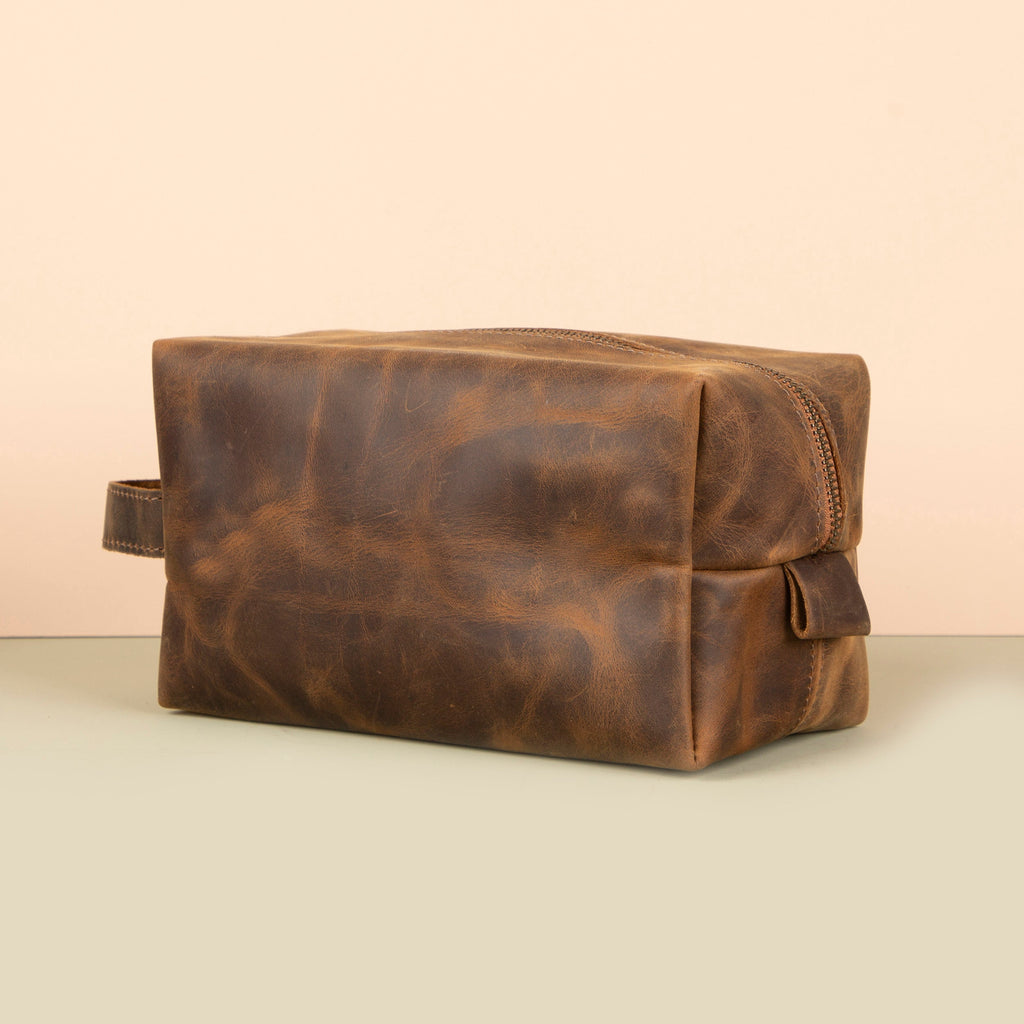 Minneapolis Leather Makeup Bag — Medium Brown