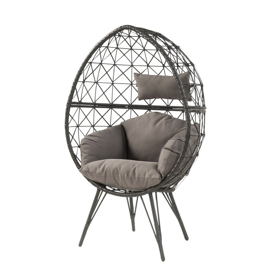 Aeven Outdoor Lounge Chair — Light Gray
