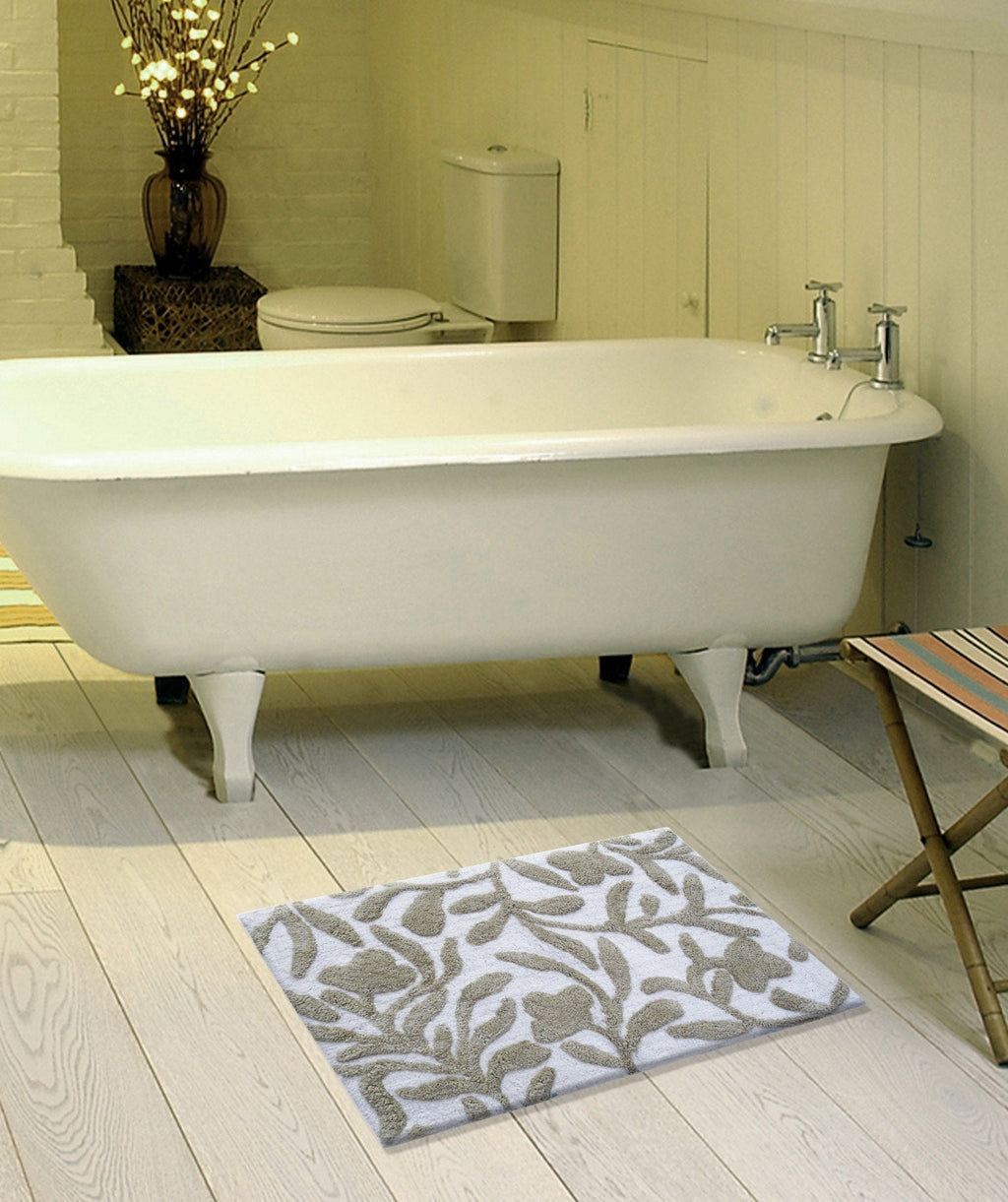 CHICOS HOME Bath Rug Damask Pattern in Beige & Ivory