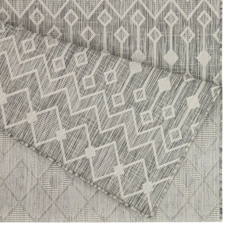 Sunshine 5'3" x 7'3" Indoor/Outdoor Area Rug - Silver