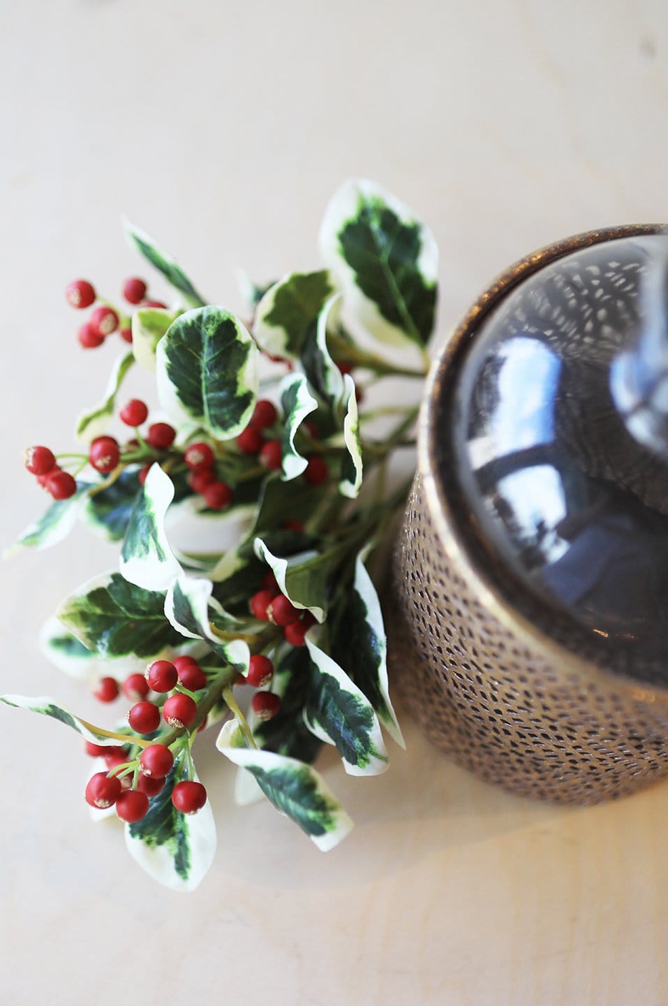 18" Variegated Faux Holly Stem