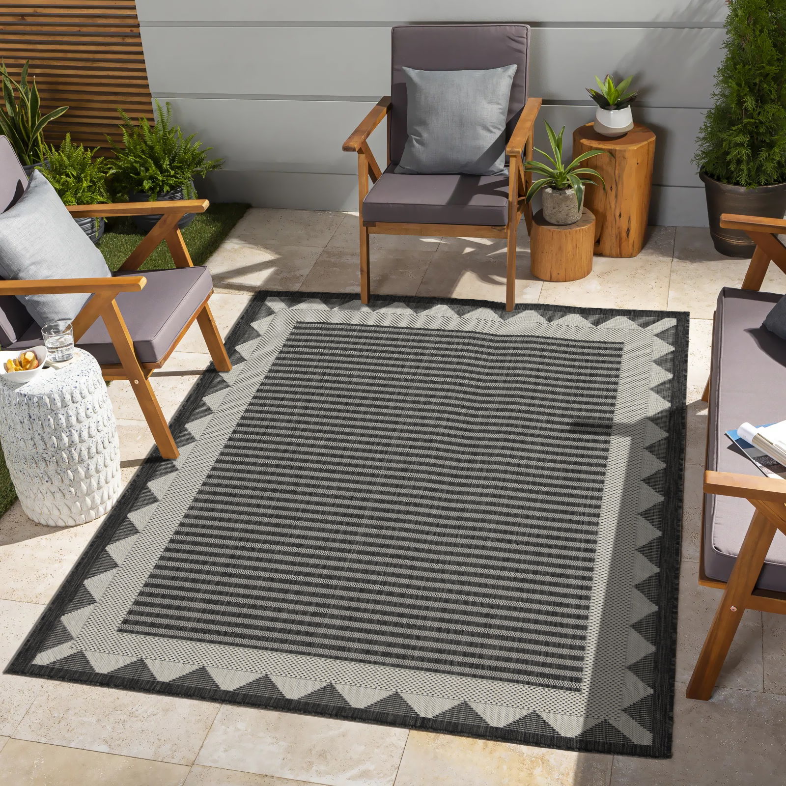 Sunshine 5'3" x 7'3" Indoor/Outdoor Area Rug - Anthracite