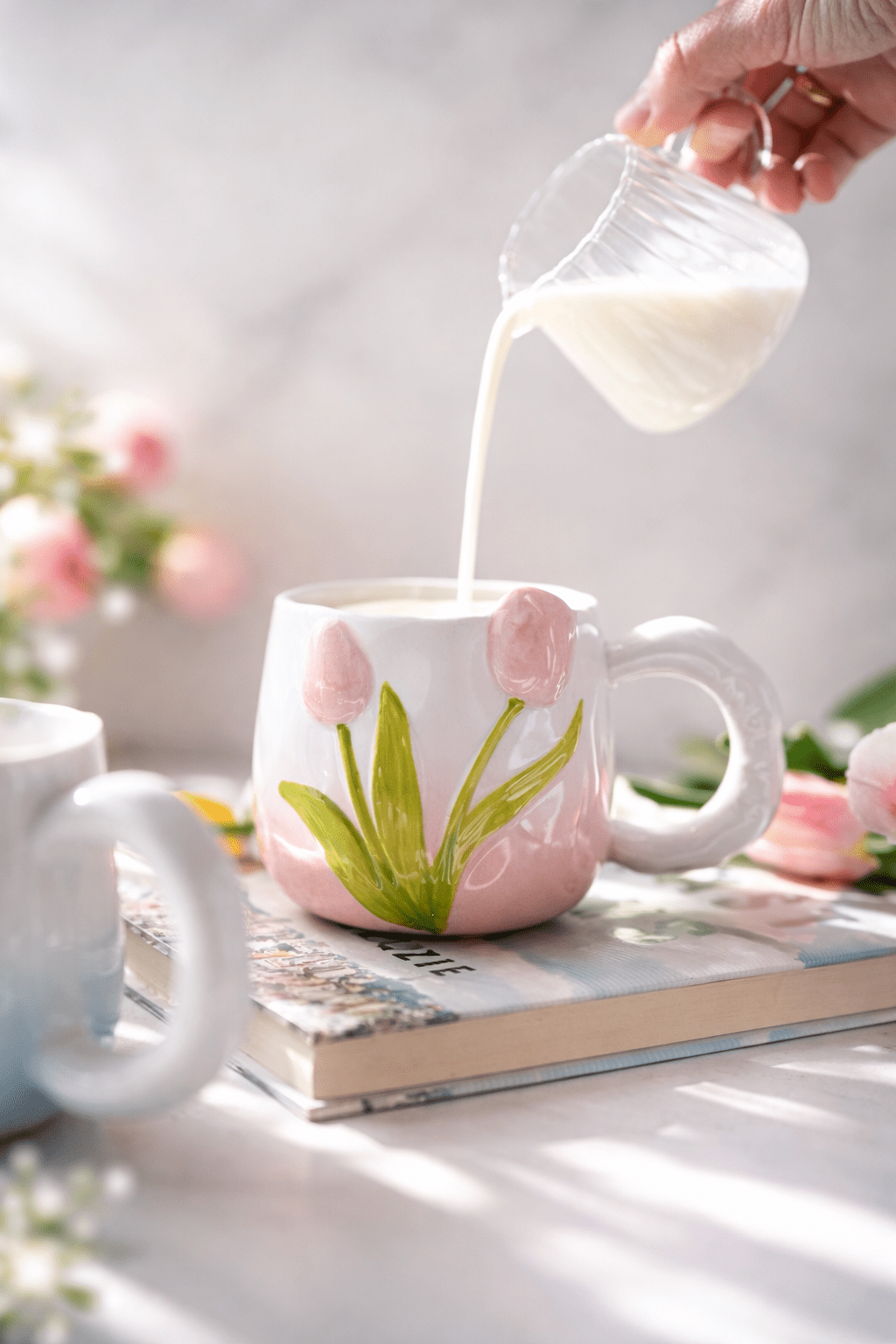 Hand-Painted 3D Tulip Ceramic Mug — 400 ml