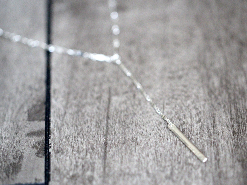 Scalloped Bar Lariat Necklace