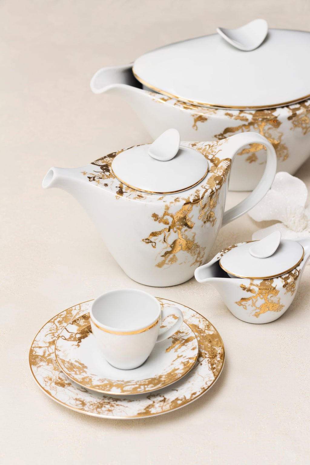 Belle Epoque 11-piece Tea  Set - Service for 4