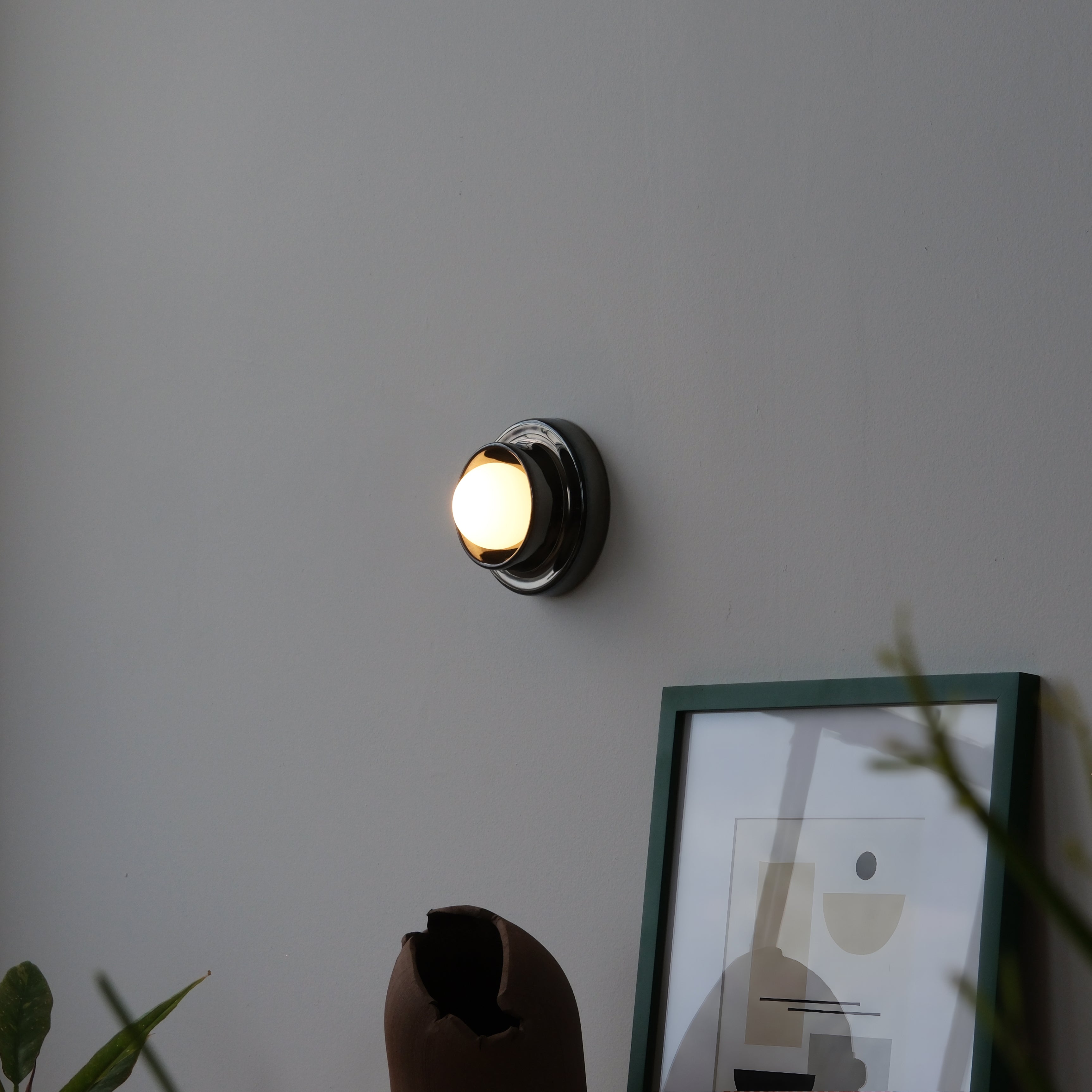 Q Sconce