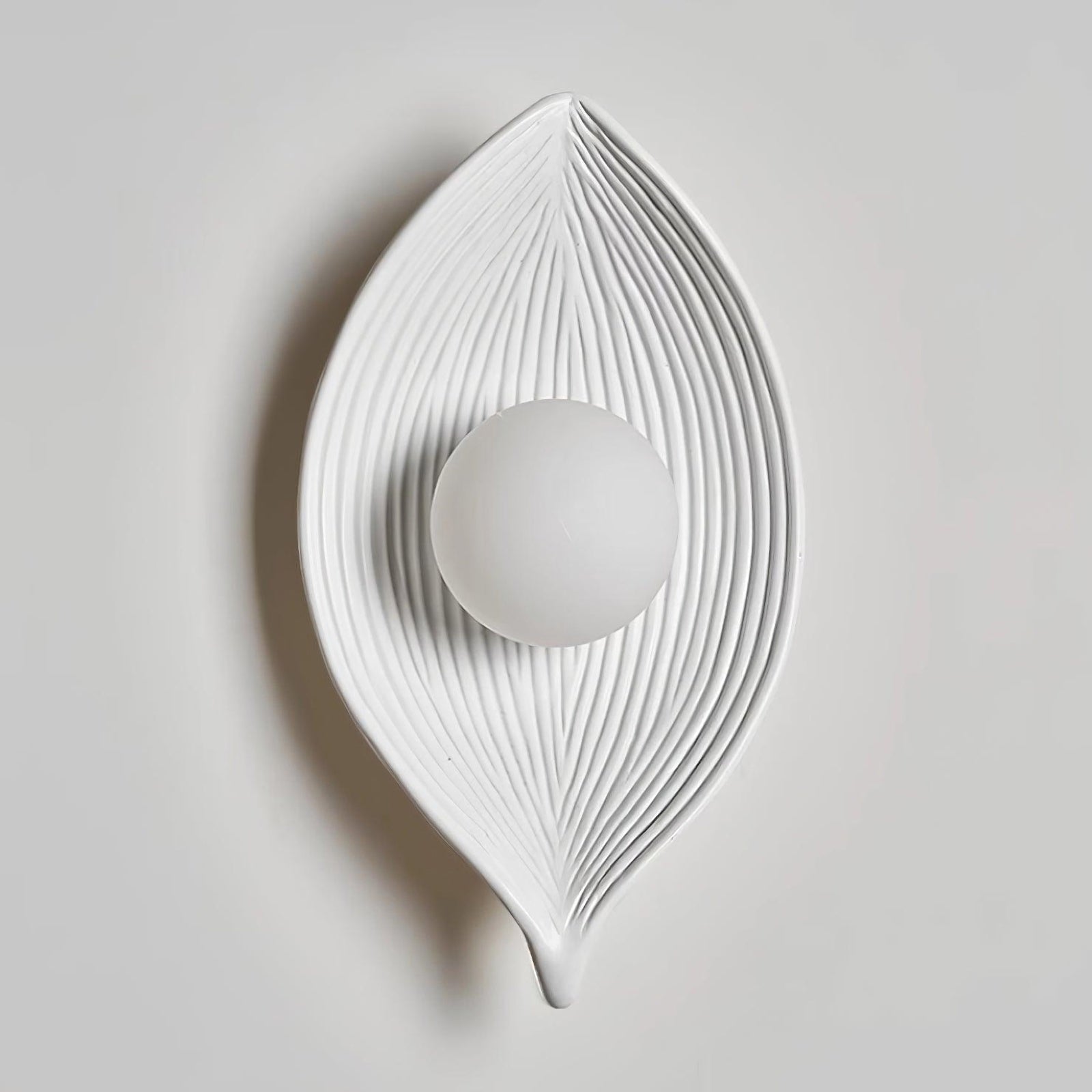 Contemporary Nordic Leaf Resin Wall Lamp