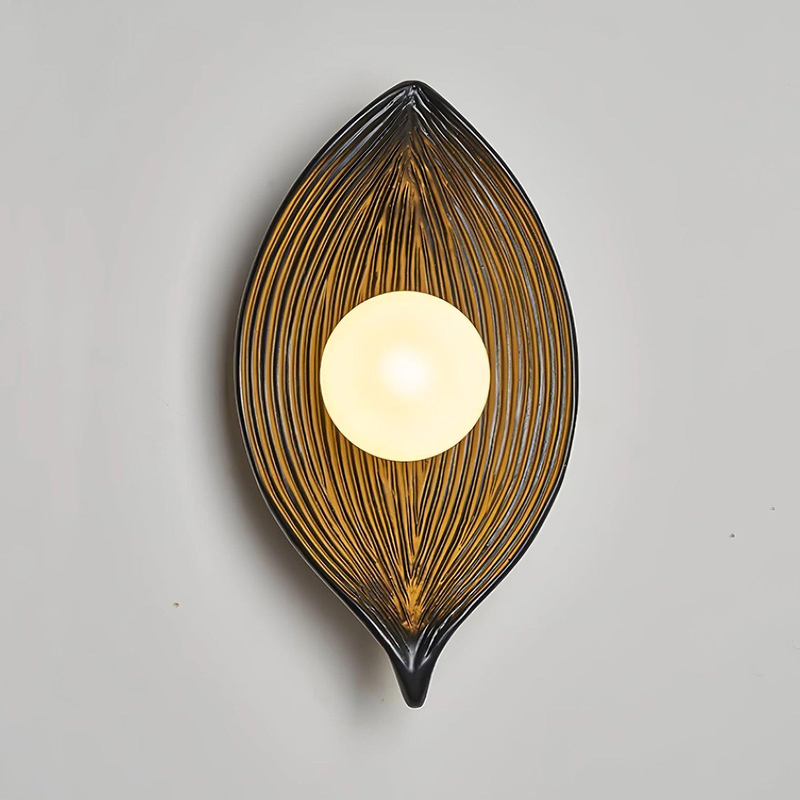 Contemporary Nordic Leaf Resin Wall Lamp