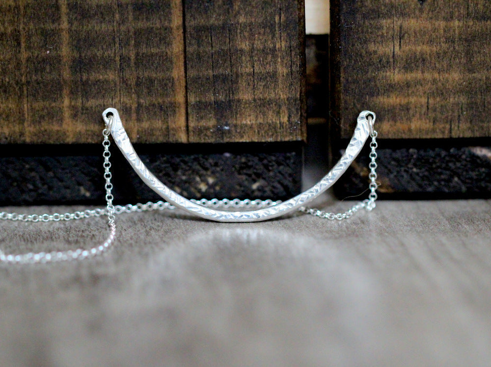 Contour Arc Necklace