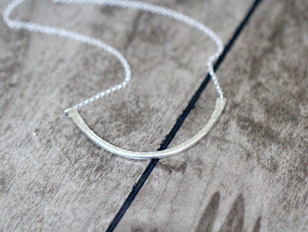 Contour Arc Necklace