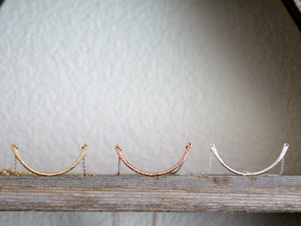 Contour Arc Necklace