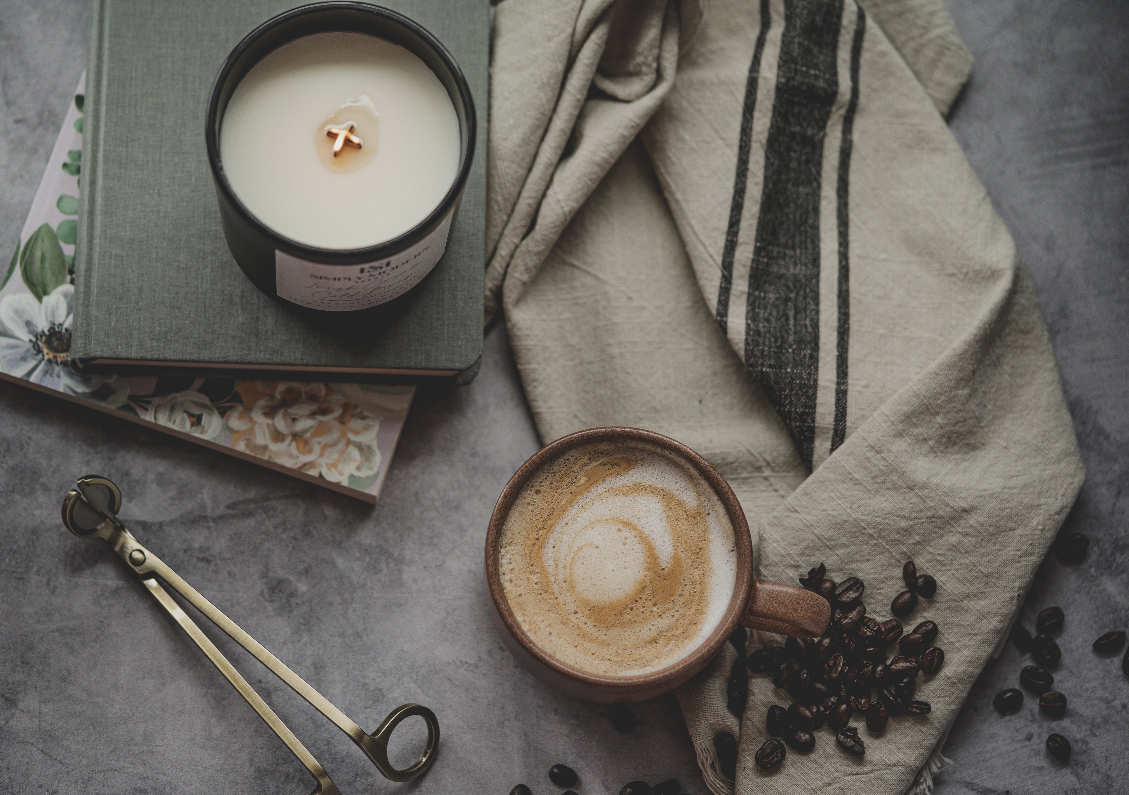 Vanilla Buttercream Wood-Wick Candle — 12 oz