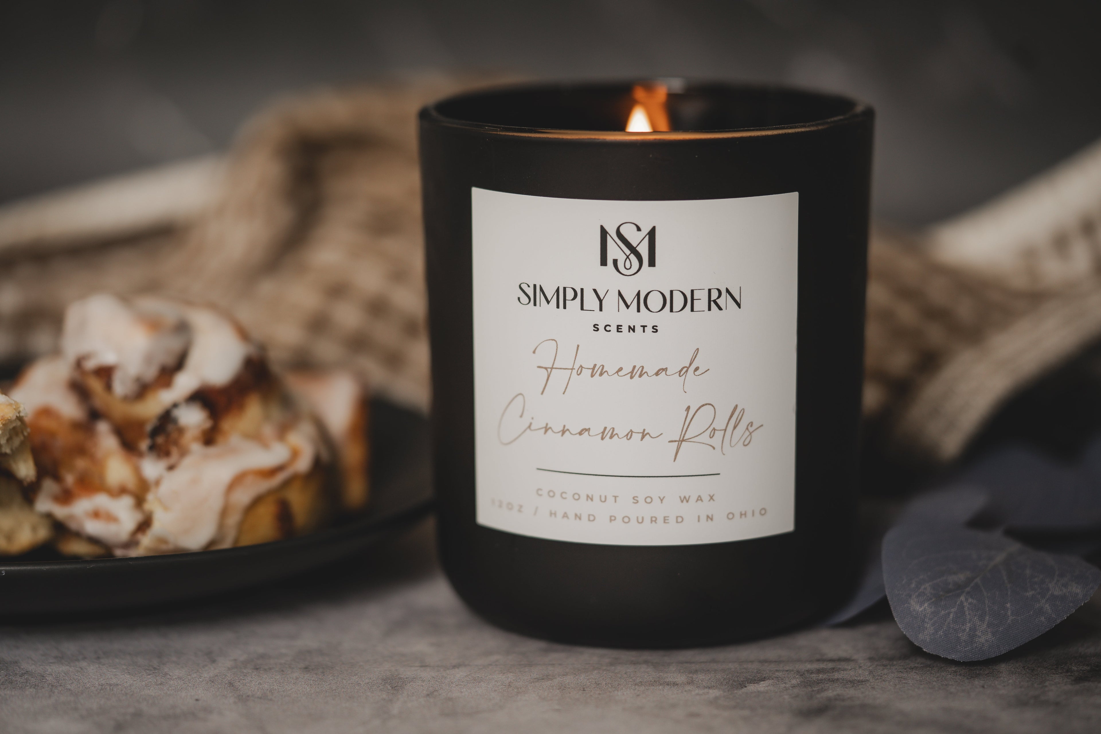 Homemade Cinnamon Rolls Wood-Wick Candle — 12 oz
