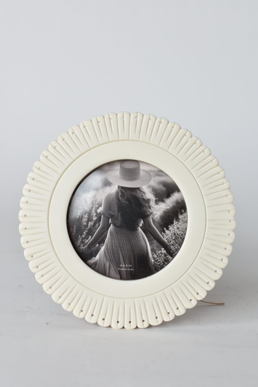 Scalloped Picture Frame