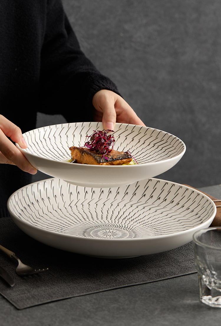 Luxury Japanese-Style Ceramic Dinner Plate – Modern Black Line Pattern