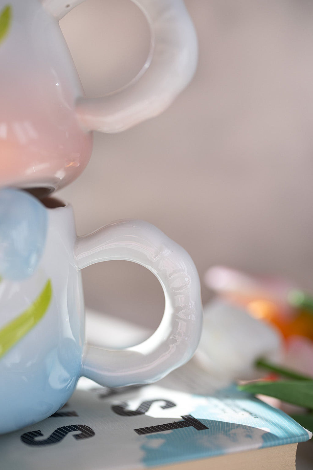 Hand-Painted 3D Tulip Ceramic Mug — 400 ml