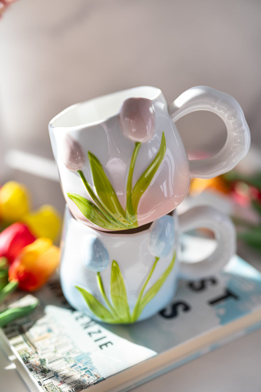 Hand-Painted 3D Tulip Ceramic Mug — 400 ml