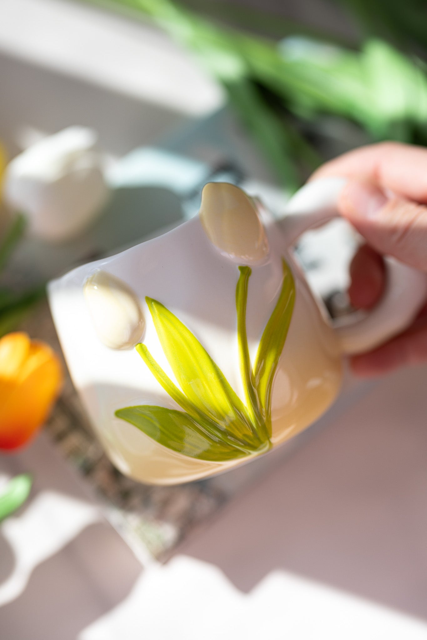 Hand-Painted 3D Tulip Ceramic Mug — 400 ml