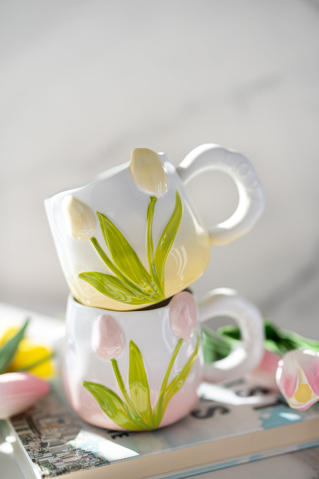 Hand-Painted 3D Tulip Ceramic Mug — 400 ml