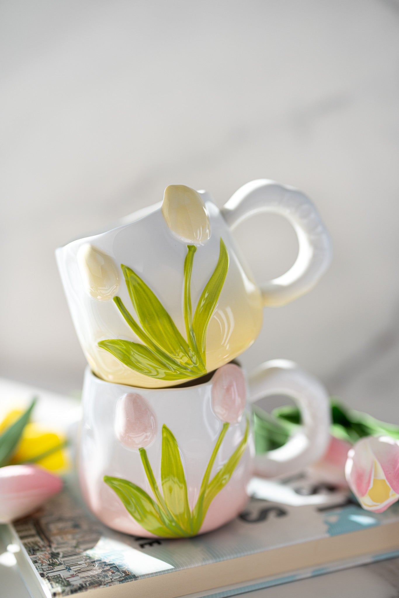 Hand-Painted 3D Tulip Ceramic Mug — 400 ml