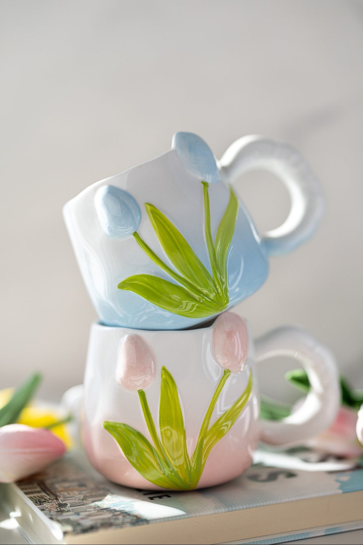 Hand-Painted 3D Tulip Ceramic Mug — 400 ml