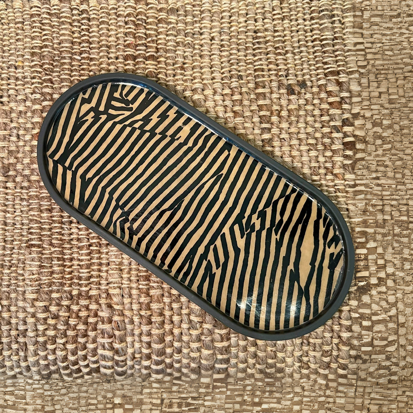 Avant Graphic Lacquered Oval Tray