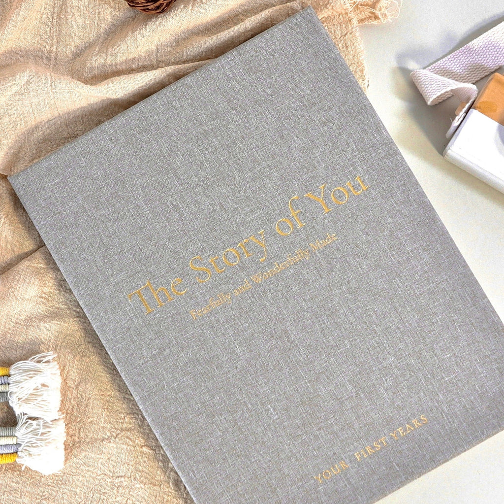 The Story of You: Fearfully and Wonderfully Made (Bear Forest) - Linen Baby Keepsake Book with Storage Box