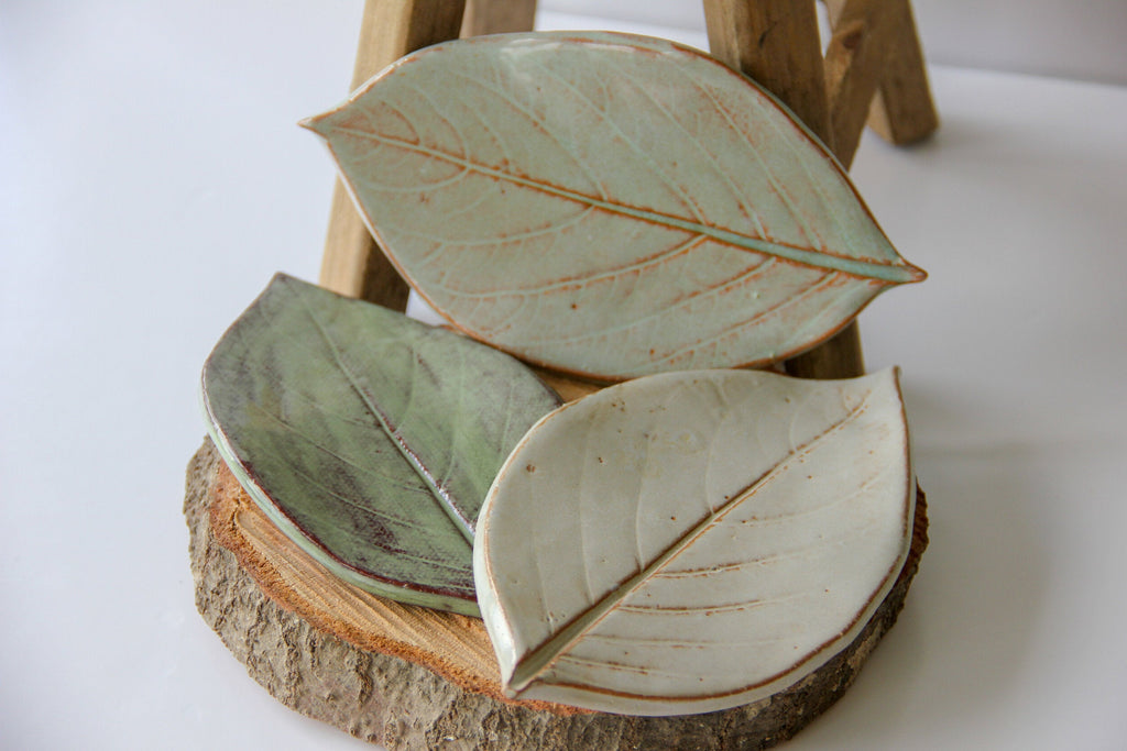 Large Leaf Stoneware Dish