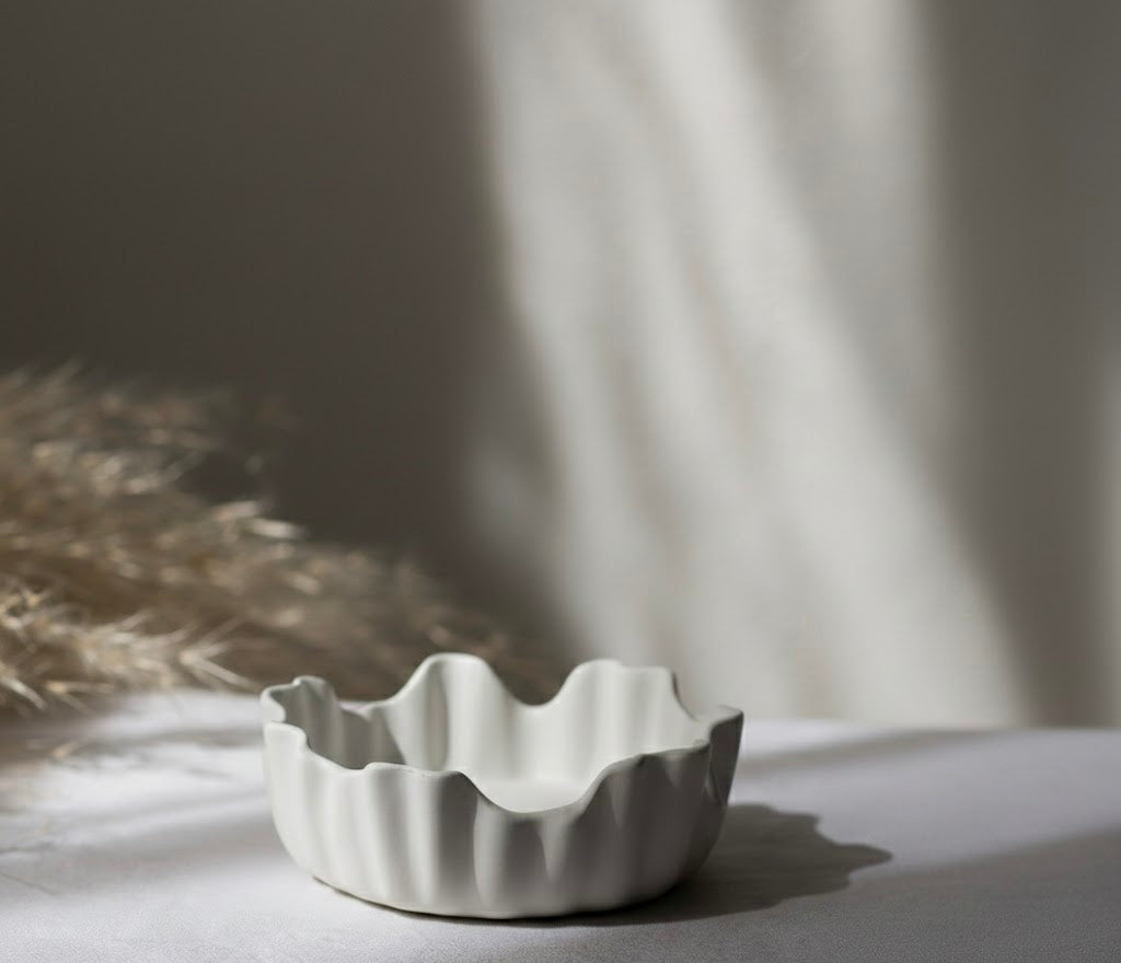 Ruffled Resin Decorative Bowl