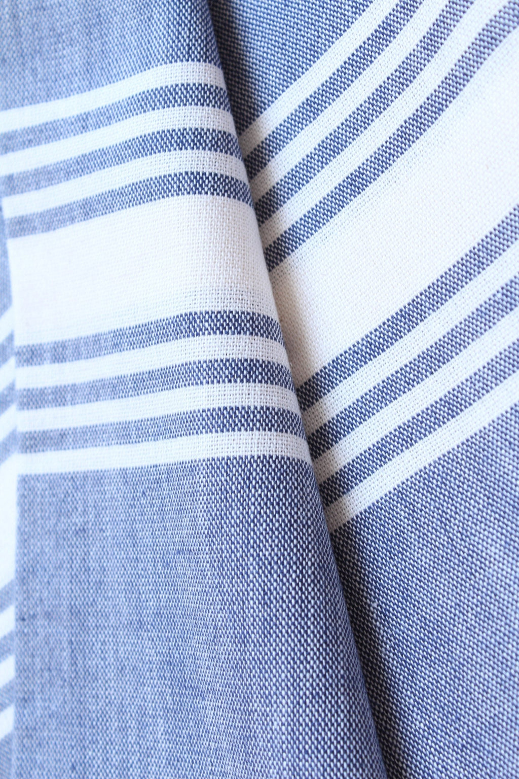 Le Boulou Turkish Towel — Navy & White