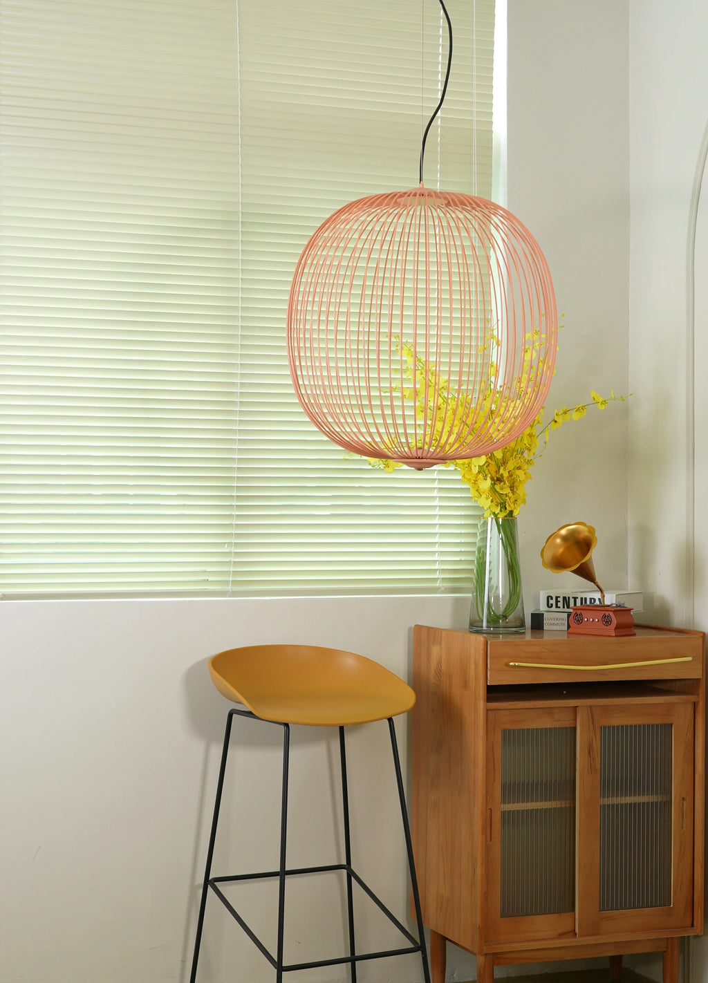 Lightweight Spokes Shaped Pendant Lamp