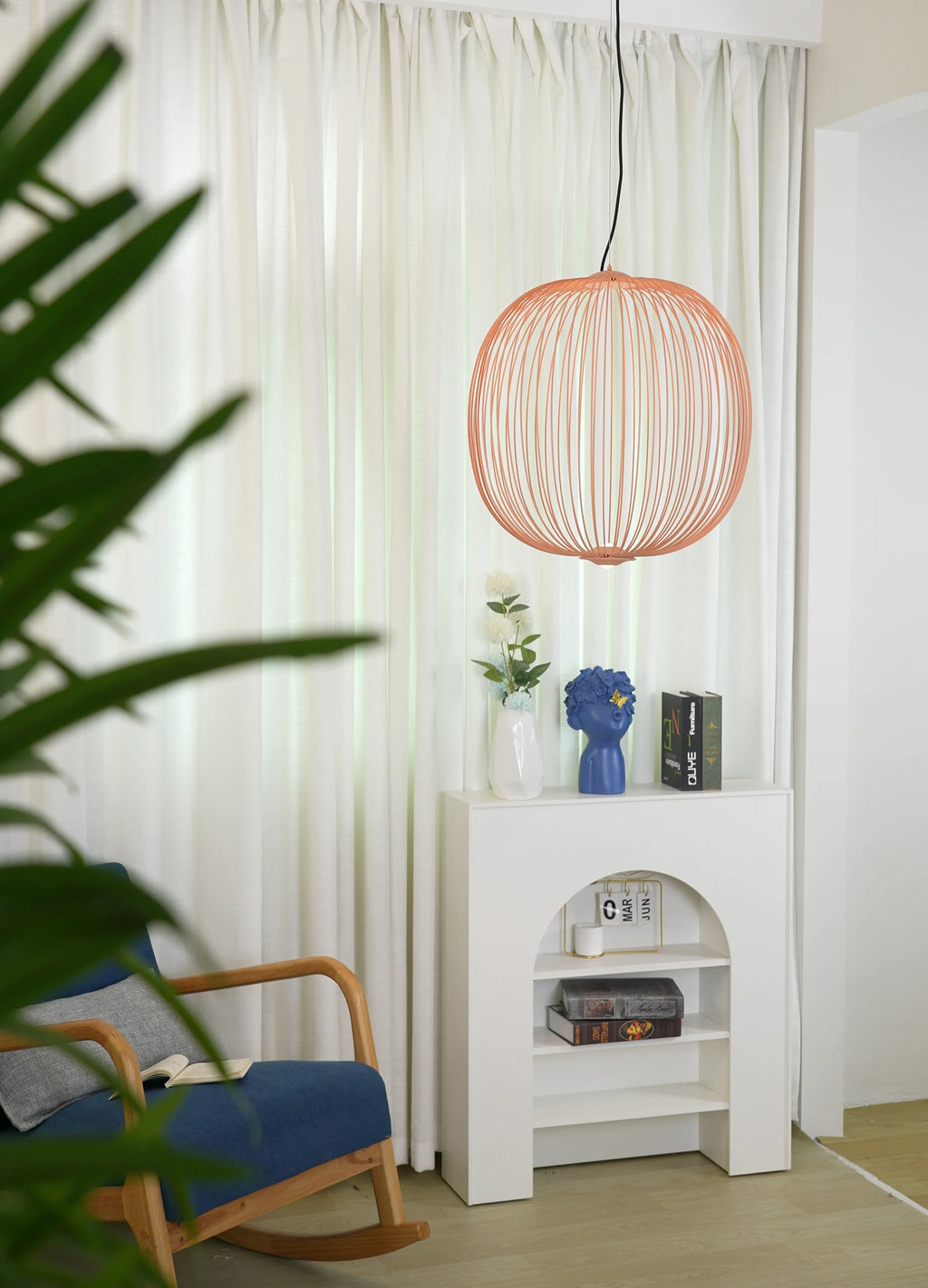 Lightweight Spokes Shaped Pendant Lamp