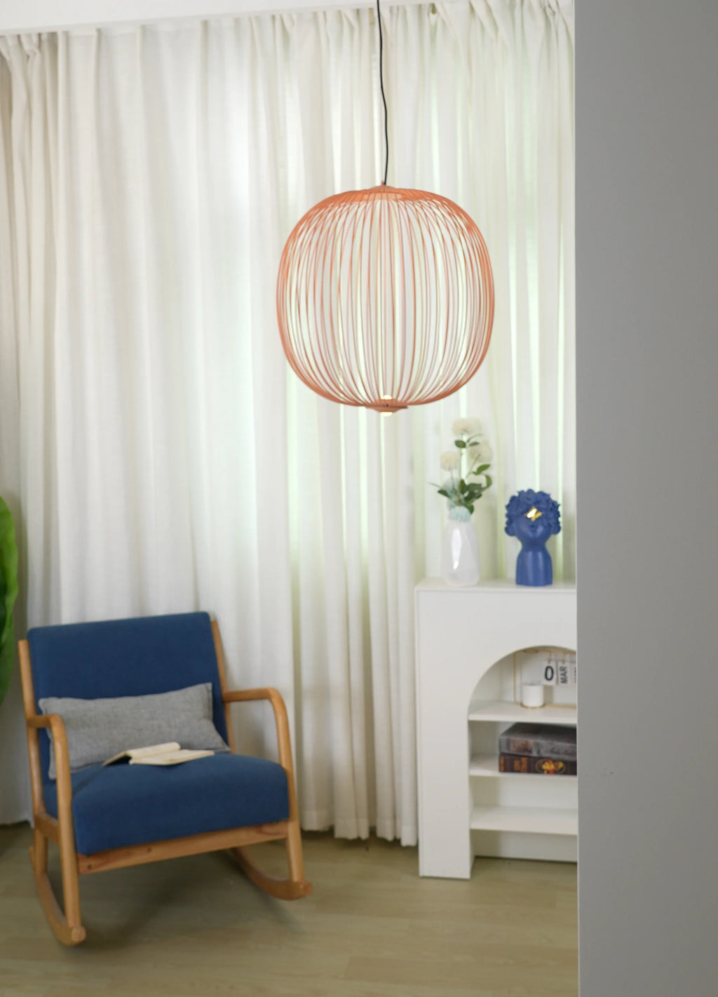 Lightweight Spokes Shaped Pendant Lamp