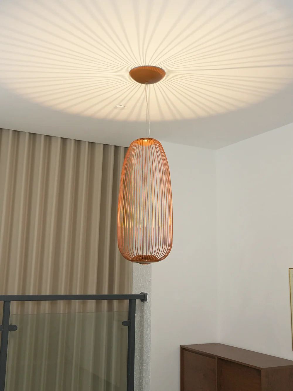 Lightweight Spokes Shaped Pendant Lamp