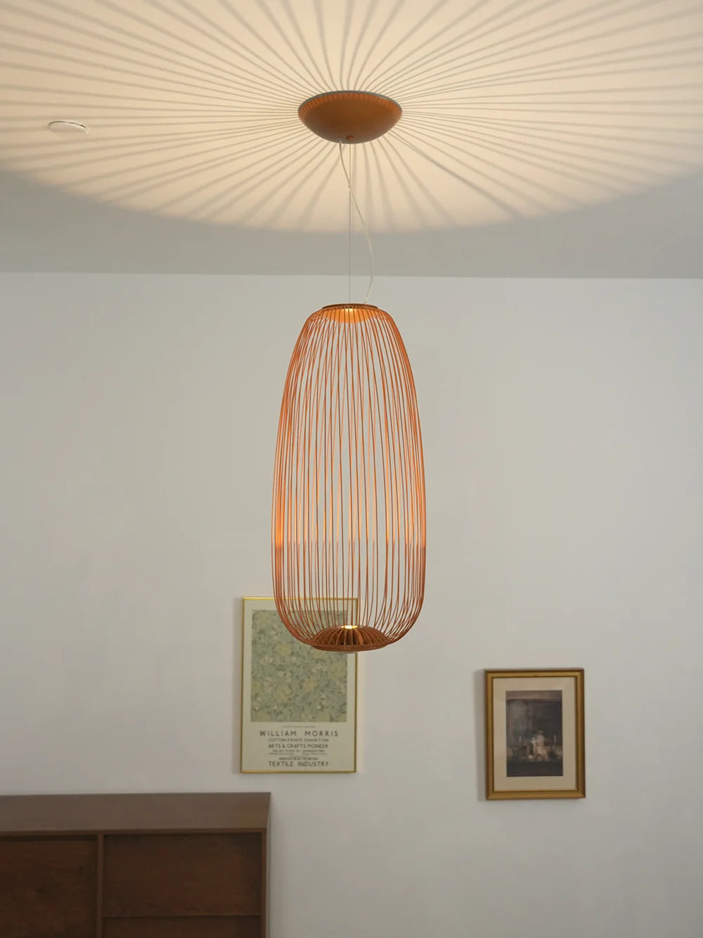 Lightweight Spokes Shaped Pendant Lamp