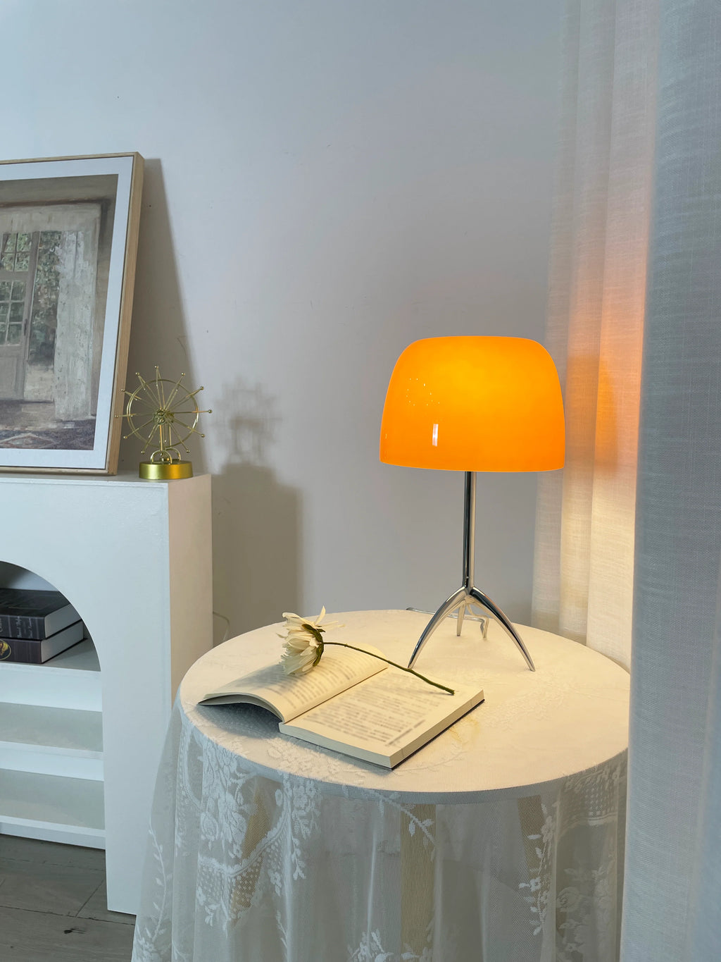 Lumiere Sculptural Glass Table Lamp