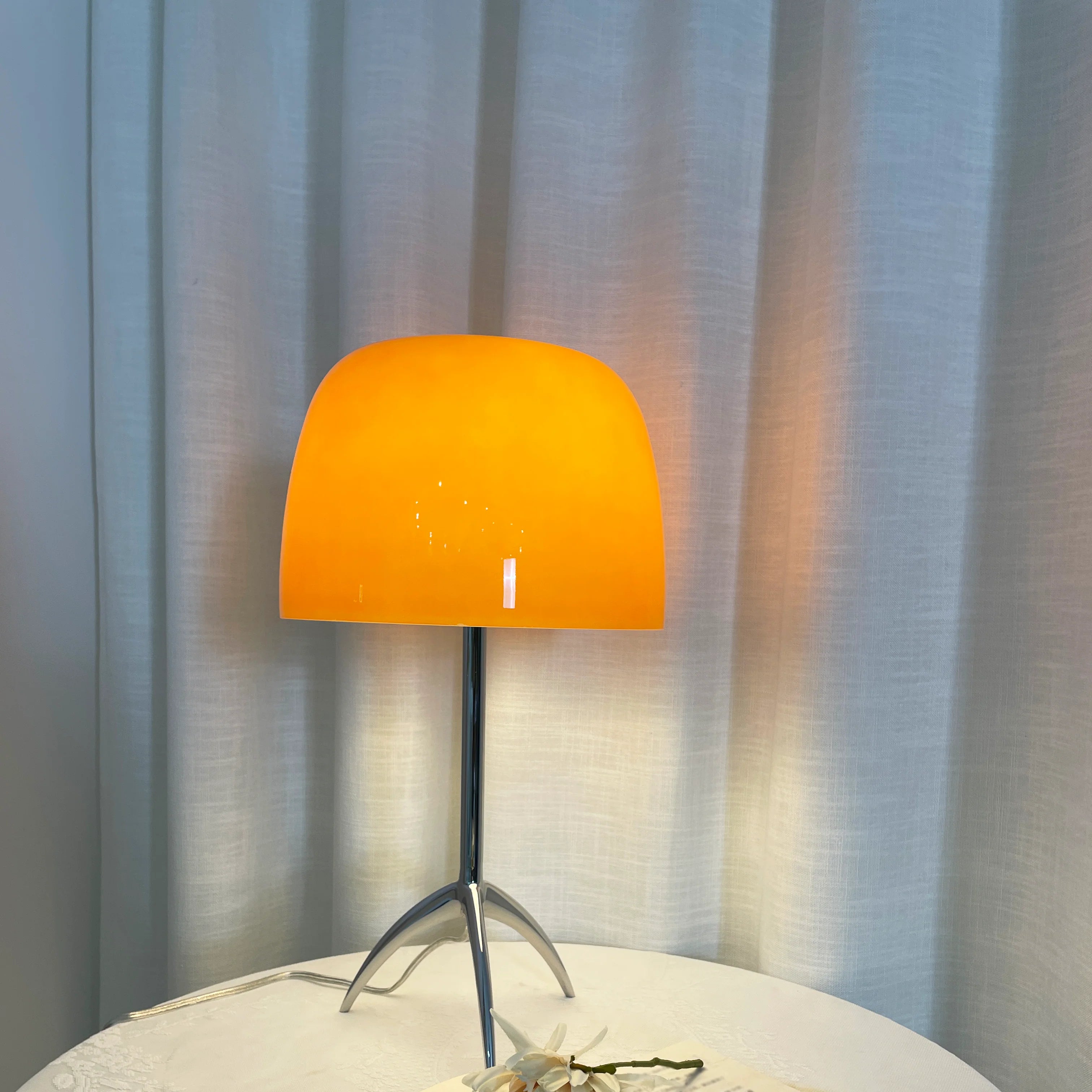 Lumiere Sculptural Glass Table Lamp