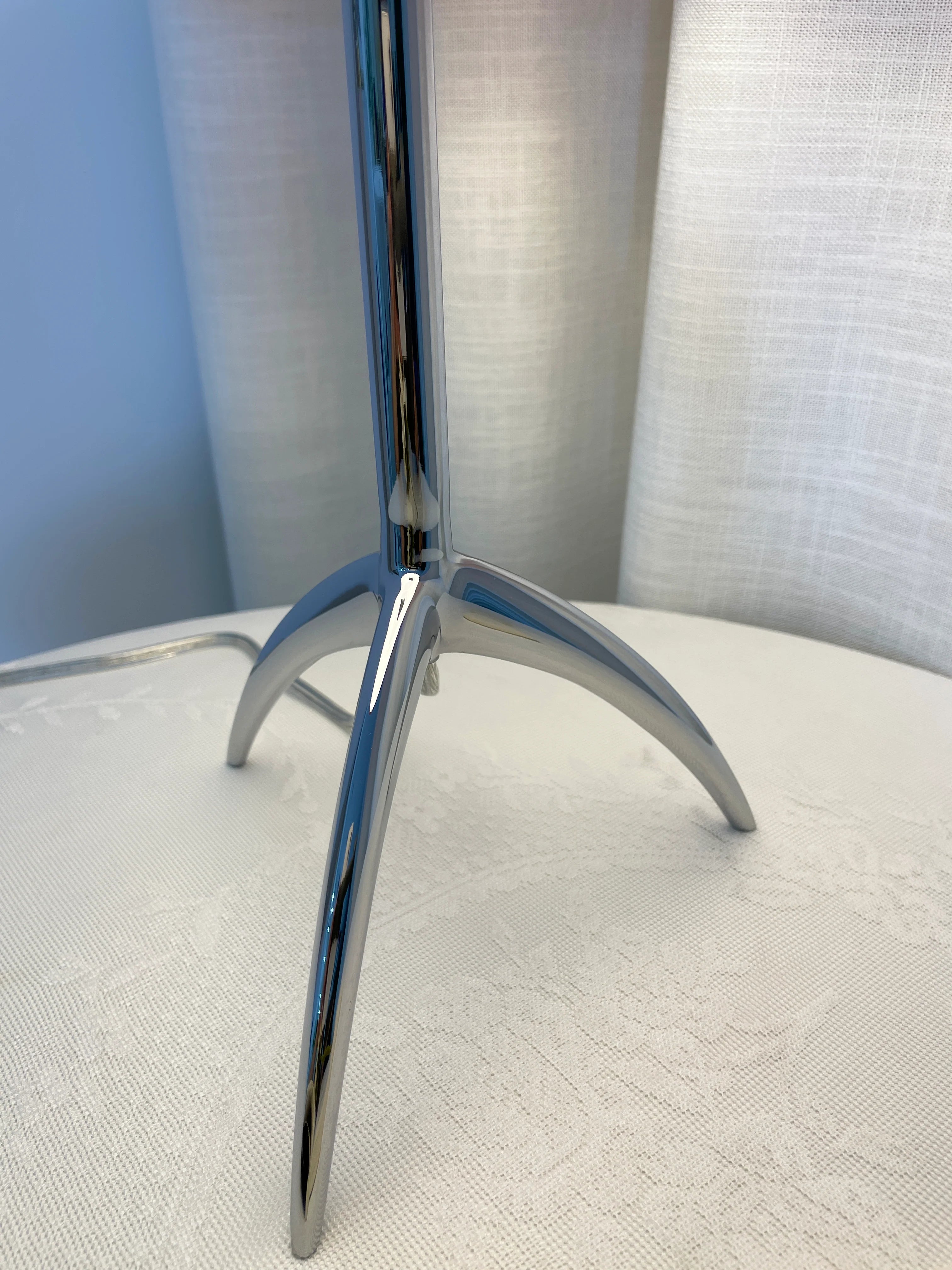 Lumiere Sculptural Glass Table Lamp