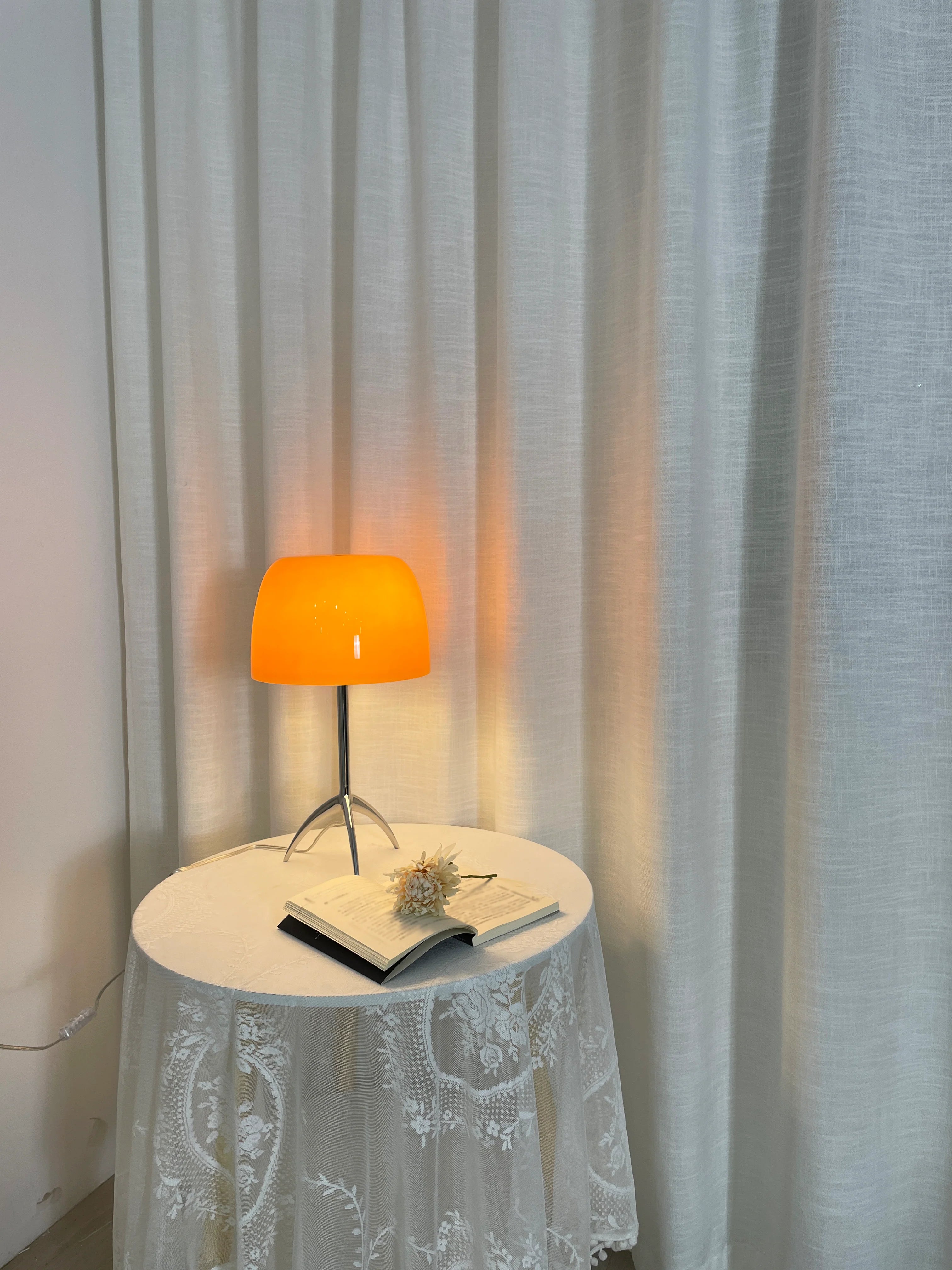 Lumiere Sculptural Glass Table Lamp