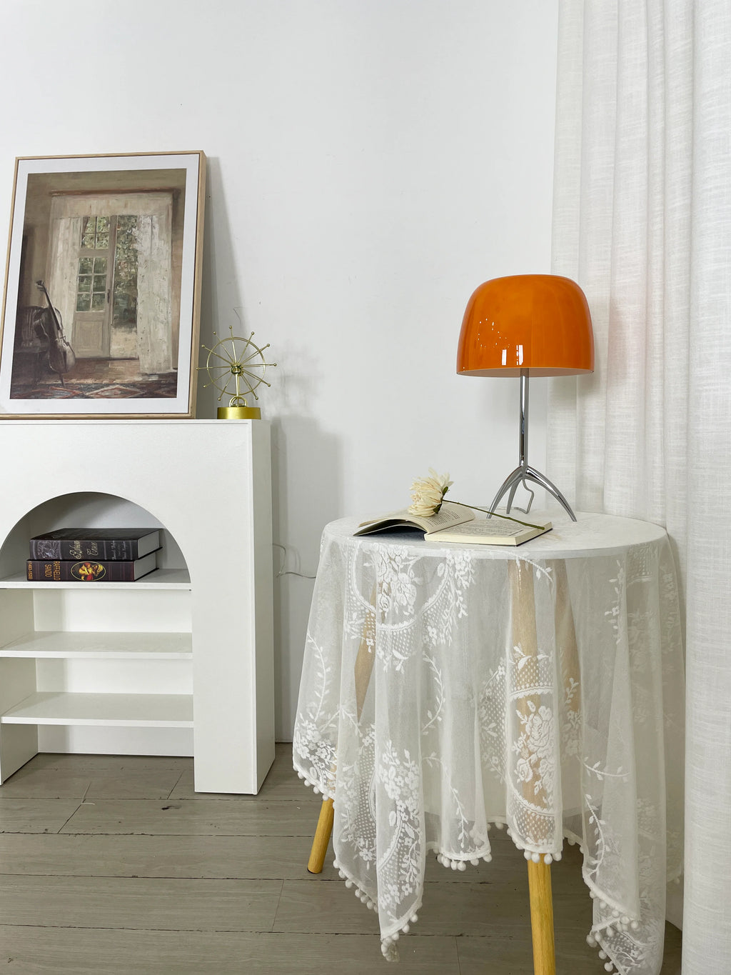 Lumiere Sculptural Glass Table Lamp