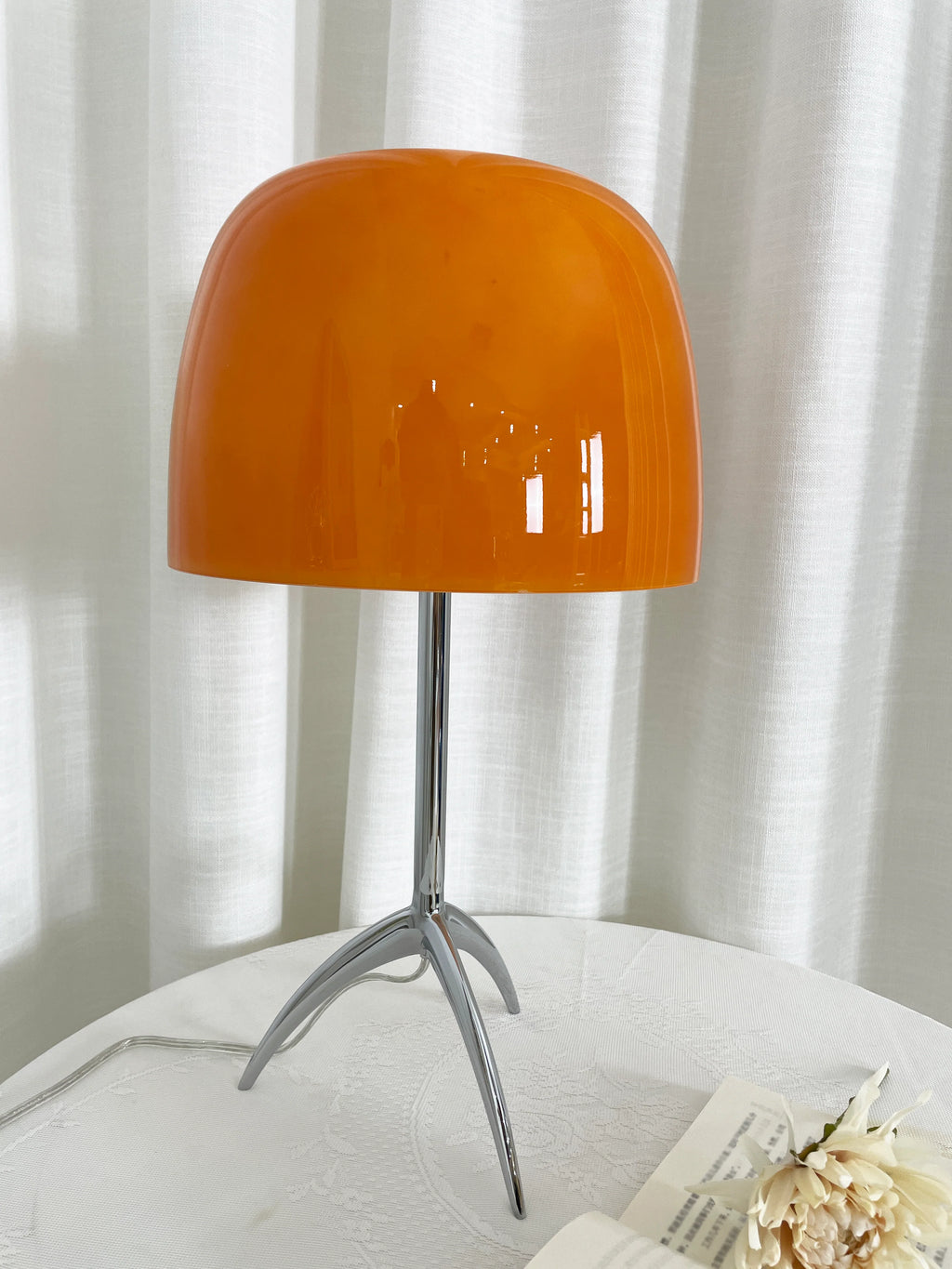 Lumiere Sculptural Glass Table Lamp
