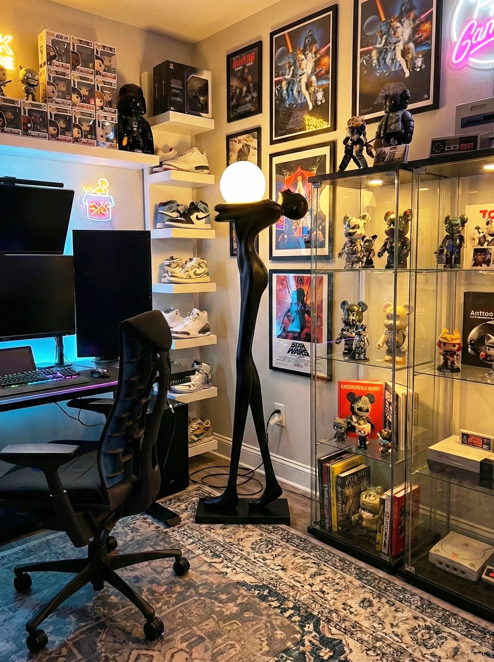 Moca Sculpture Figure Floor Lamp
