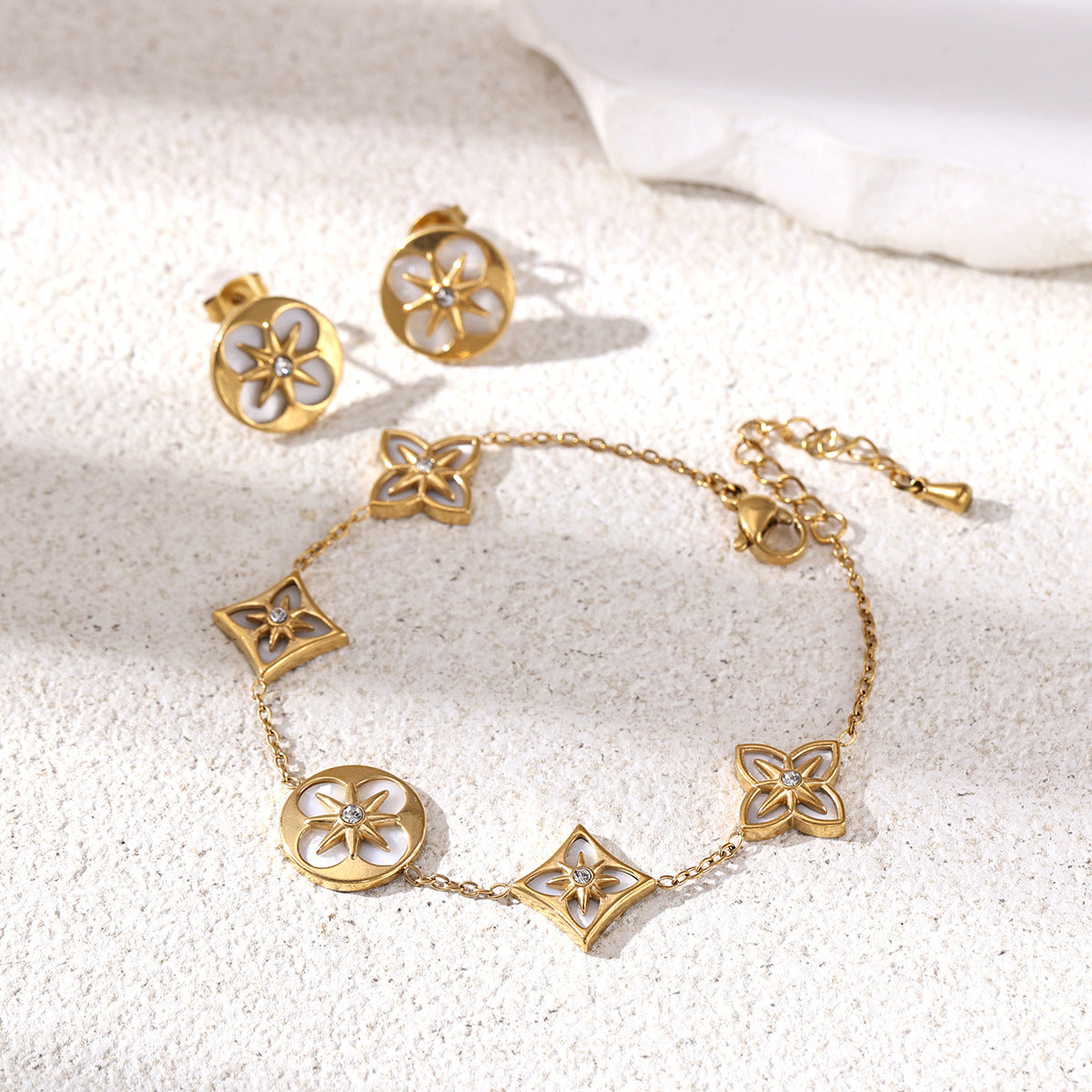 Light Luxury High-grade Trendy White Star Clavicle Chain Jewelry Set