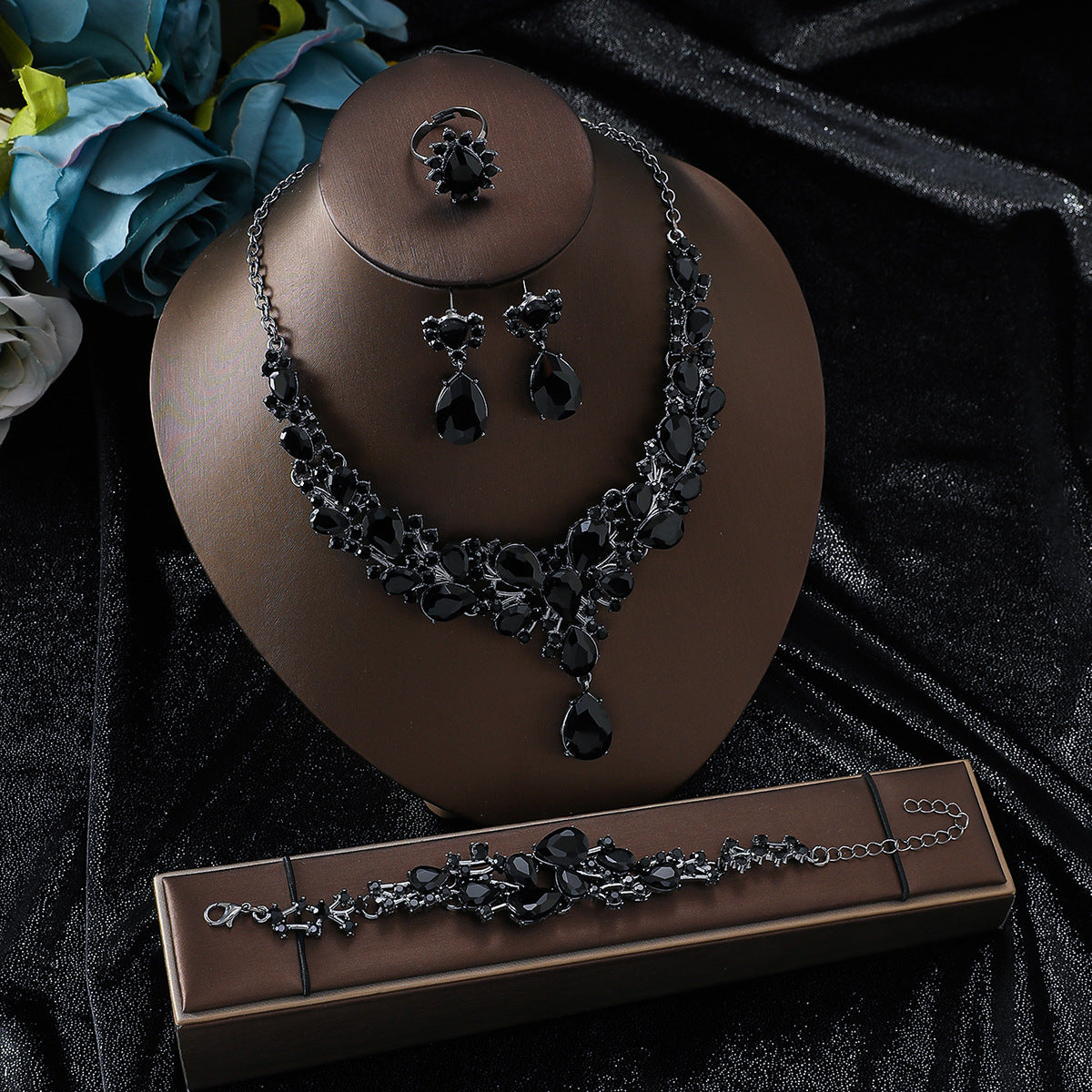 Sparkling Bridal Jewelry Set